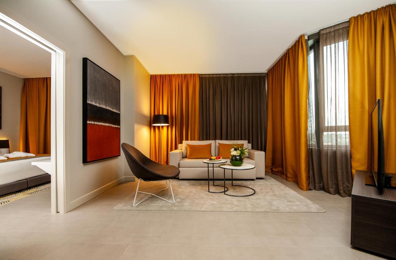 Executive Suite,1147920088:JPEG